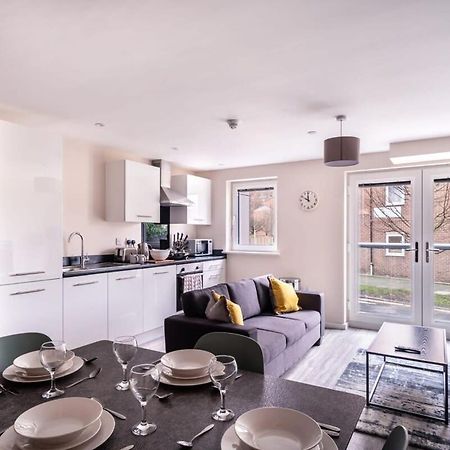 Modern & Spacious 2 Bed Apartment In Manchester Bagian luar foto
