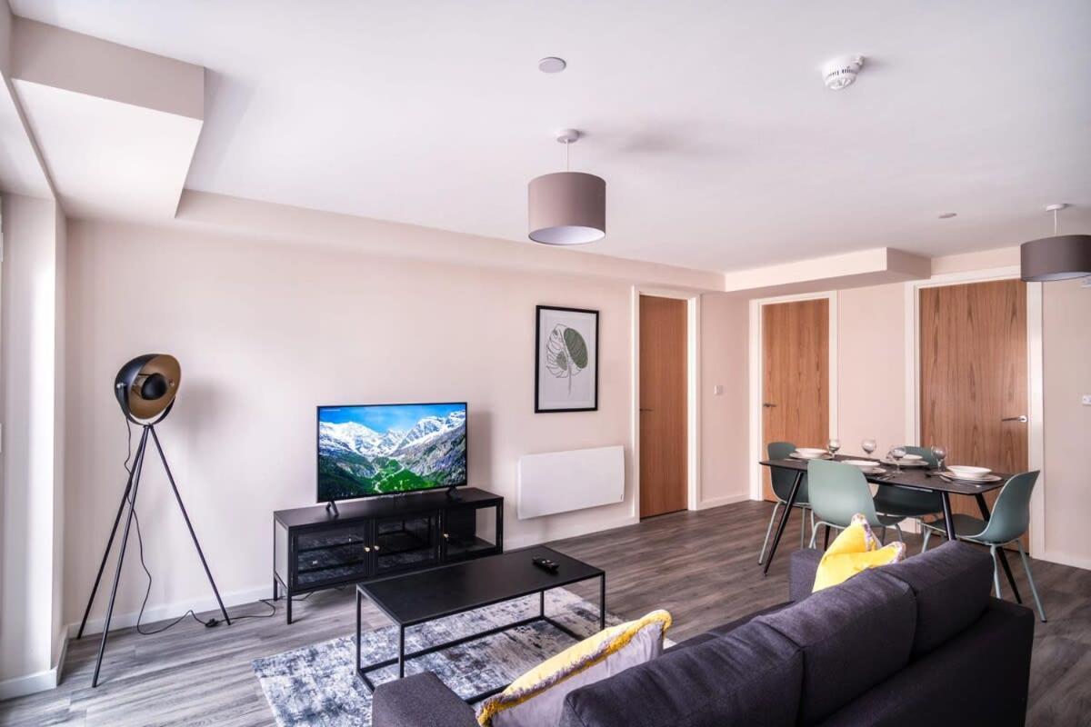 Modern & Spacious 2 Bed Apartment In Manchester Bagian luar foto