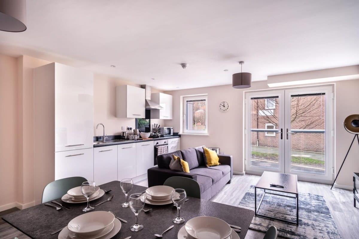 Modern & Spacious 2 Bed Apartment In Manchester Bagian luar foto