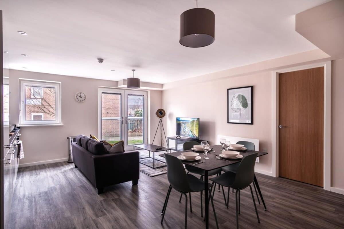 Modern & Spacious 2 Bed Apartment In Manchester Bagian luar foto