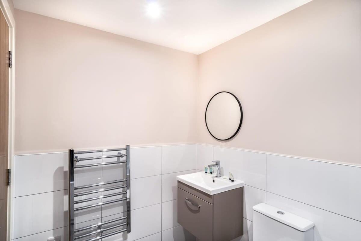 Modern & Spacious 2 Bed Apartment In Manchester Bagian luar foto